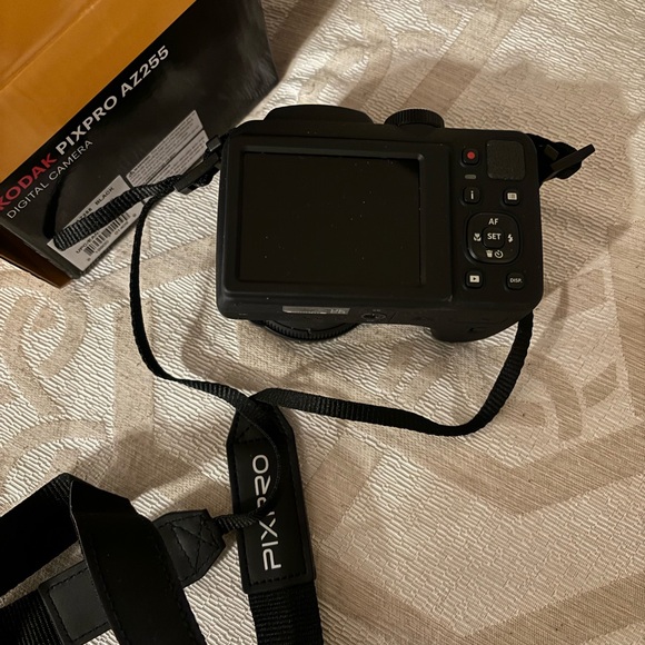 Like-New Kodak PixPro AZ255 Digital Camera - Picture 8 of 15